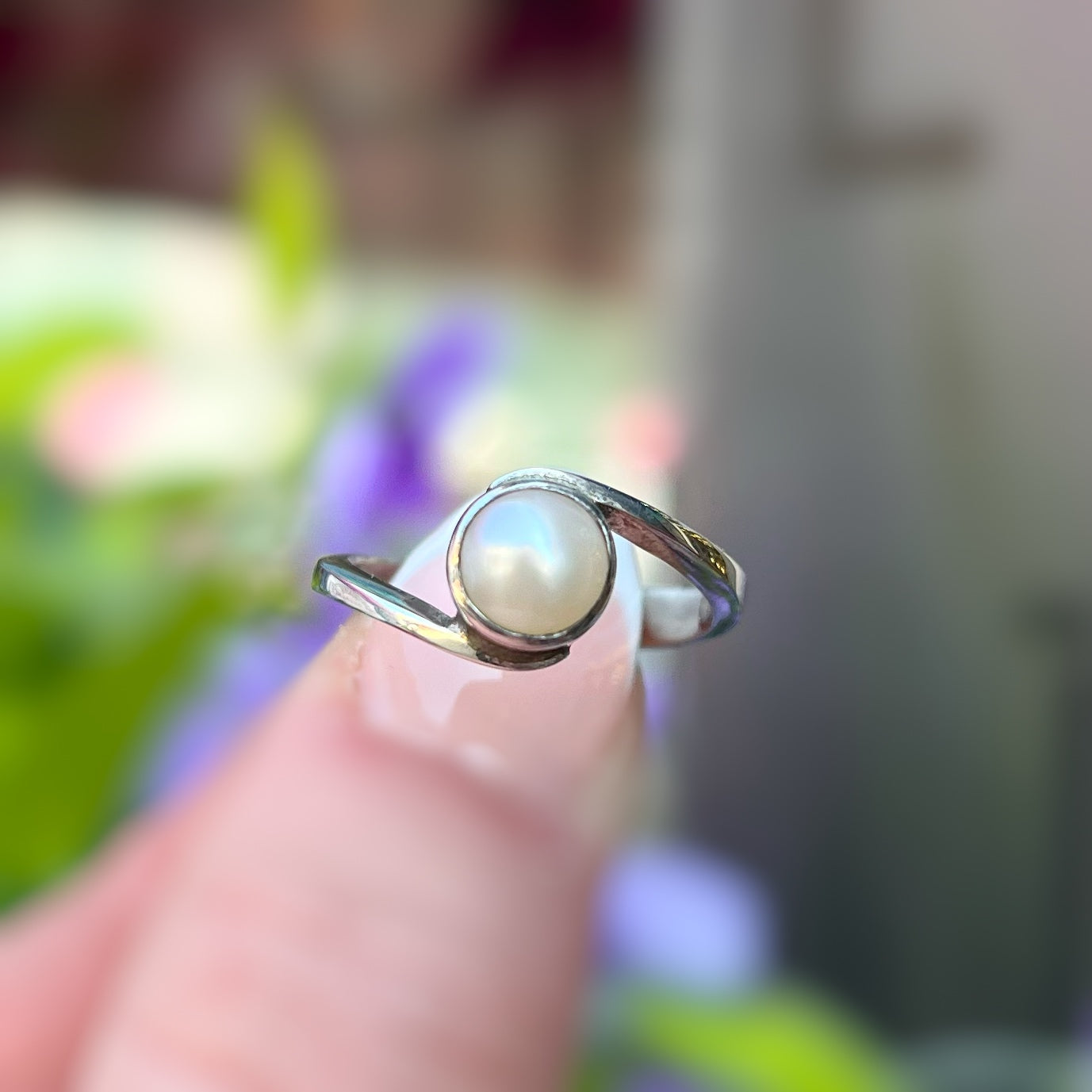 Sterling Silver Pearl Twist Solitaire Ring - Size L