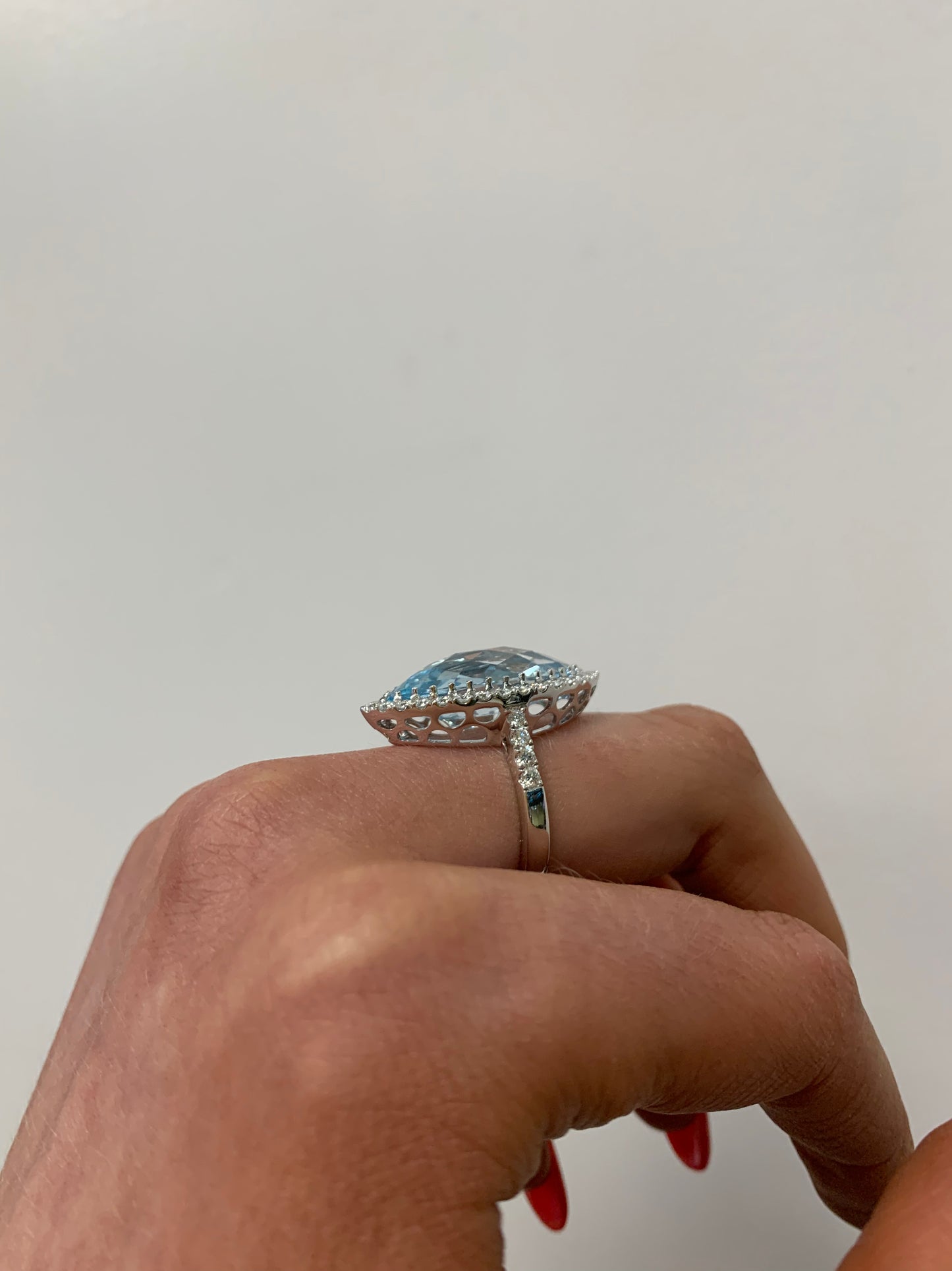 Magnificent 18ct White Gold Marquise Cut Blue Topaz & Diamond Statement Cocktail Ring - SIZE M