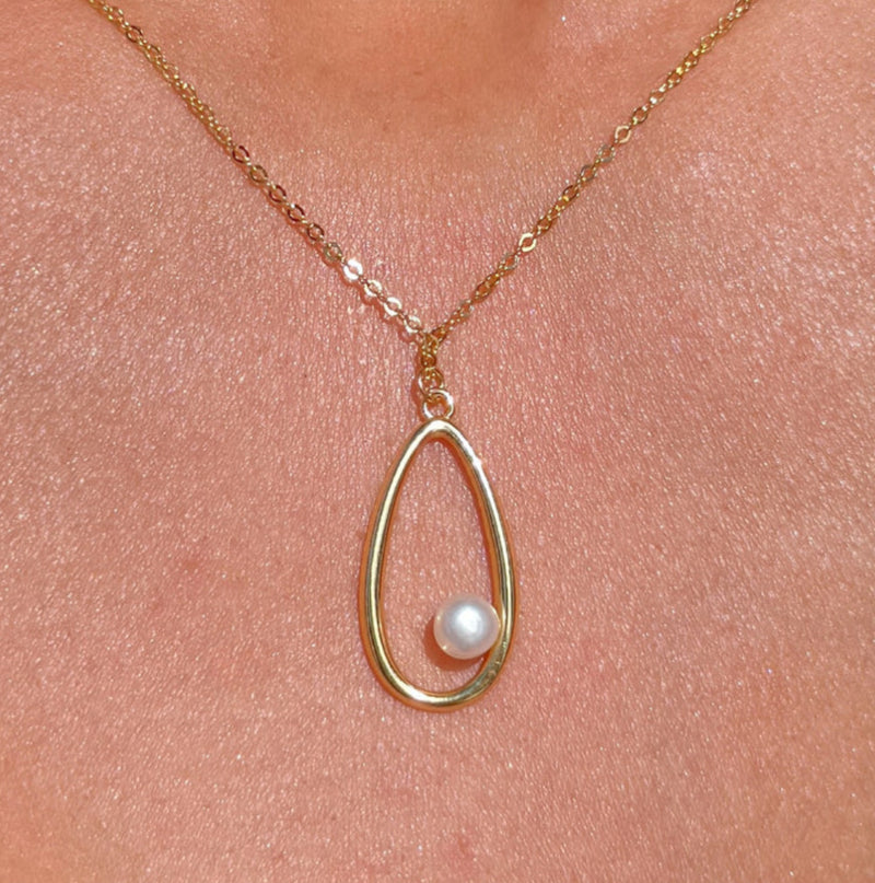 June - Pearl & Moonstone