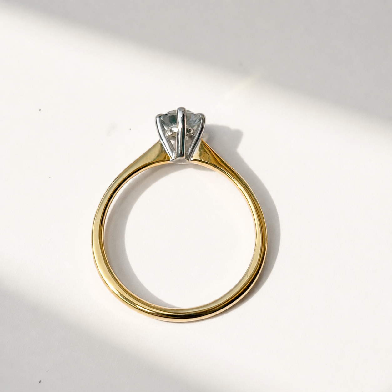 Vintage 18ct Yellow Gold Green Sapphire Solitaire Ring - Size P