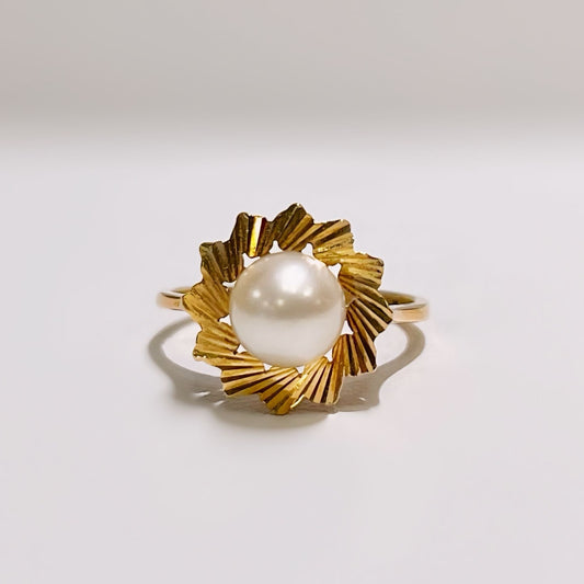 Retro 9ct Yellow Gold Pearl Ring - Size M