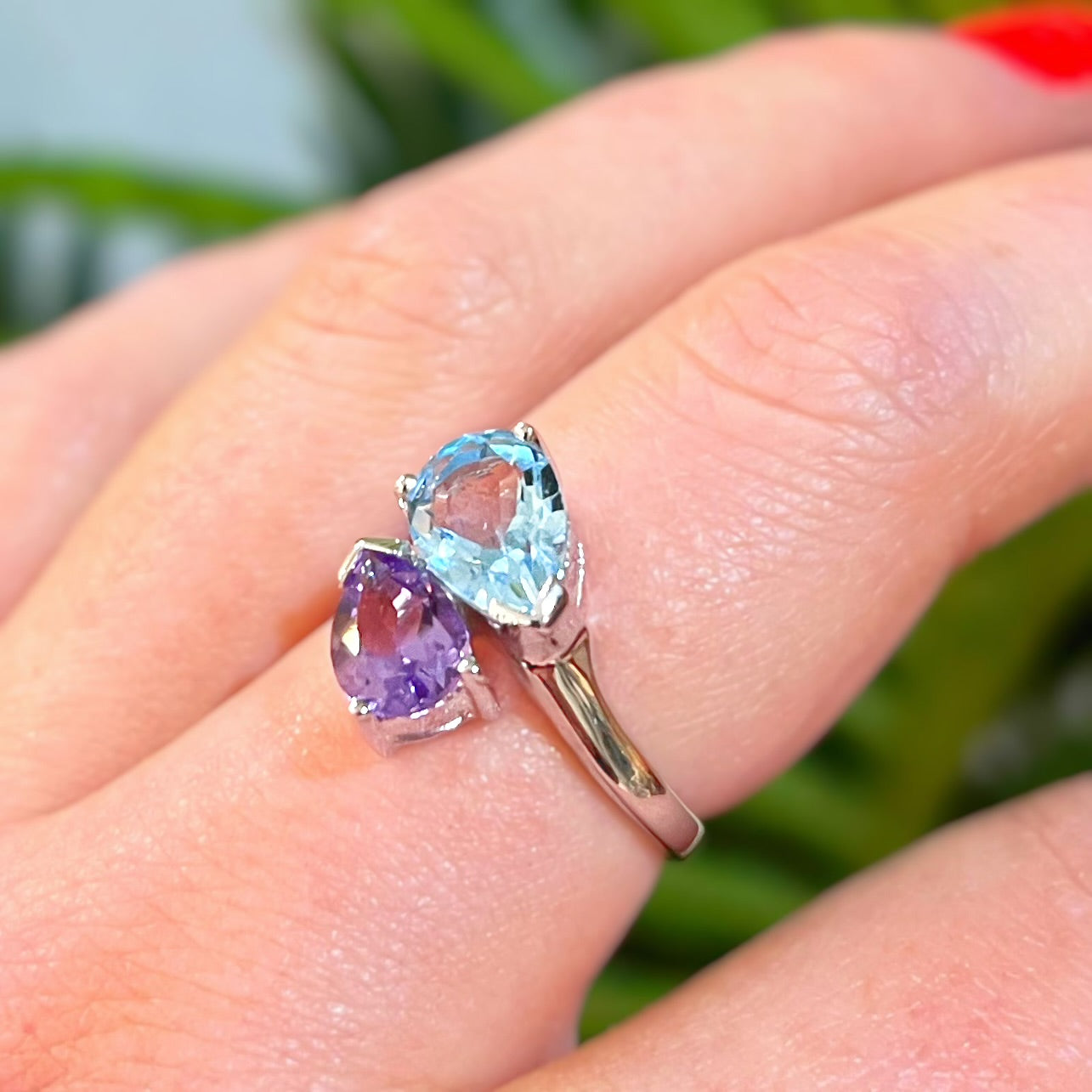 Sterling Silver Amethyst and Blue Topaz 'Toi et Moi' Ring - Size N