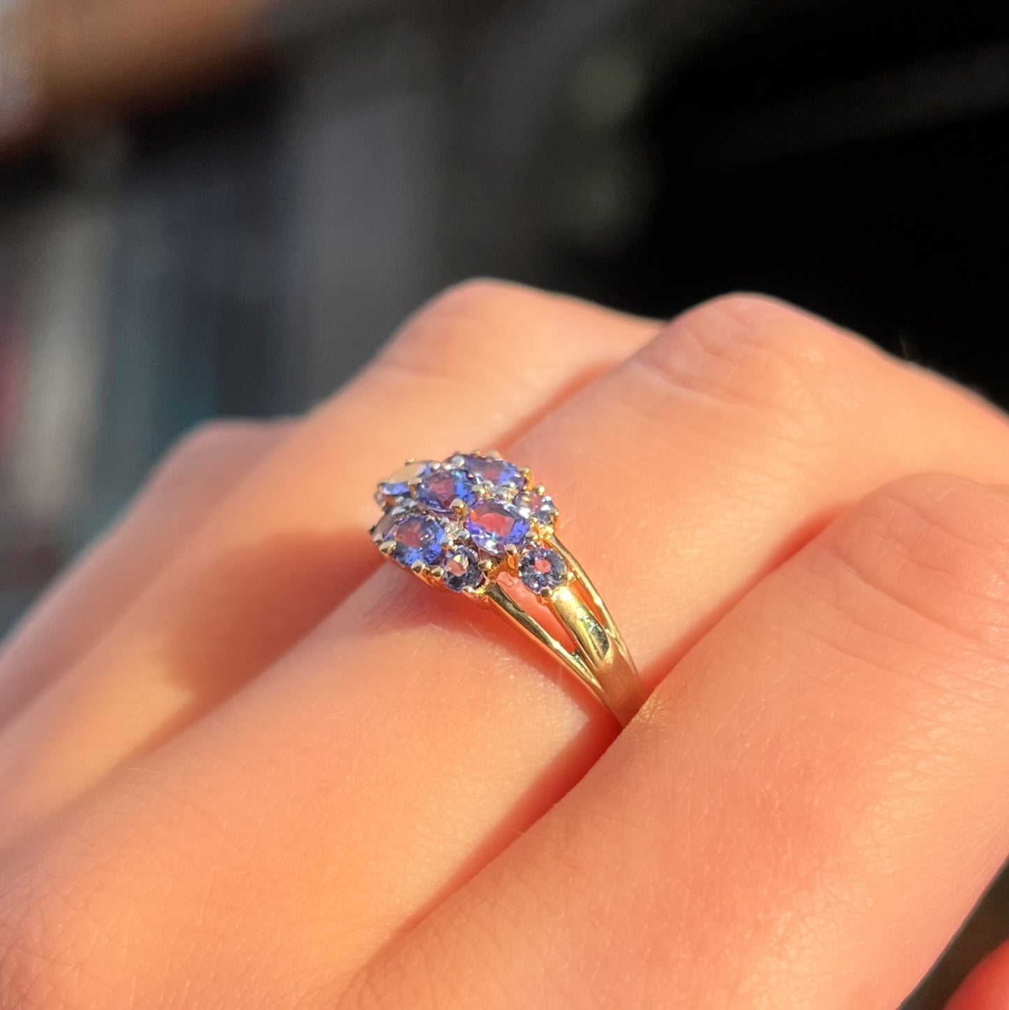 Pretty Vintage 9ct Yellow Gold Unique Tanzanite and Diamond Cluster Ring - Size R