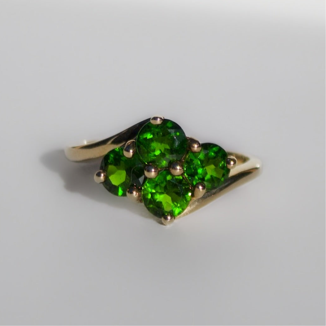 Vintage Floral Inspired 9ct Yellow Gold Russian Diopside Clover Ring - Size N1/2