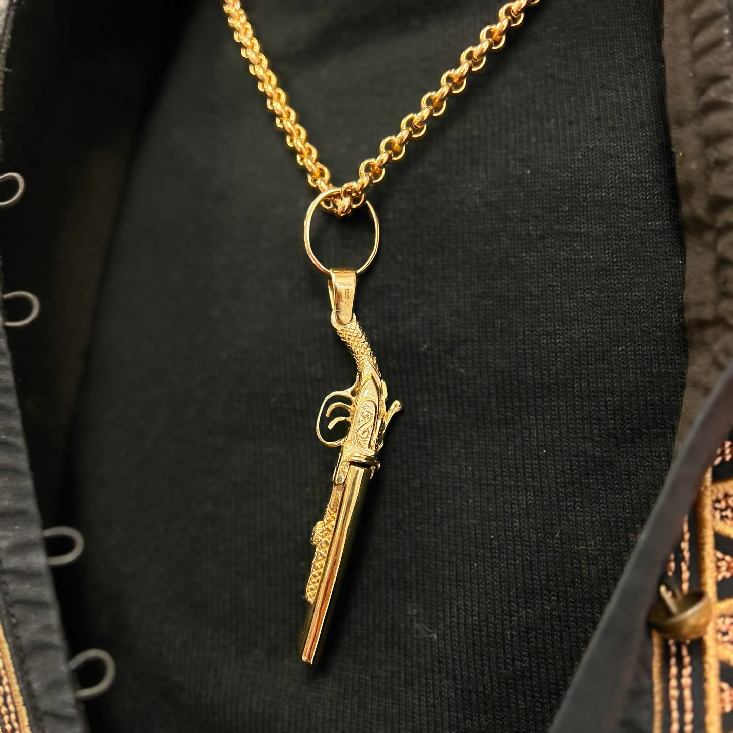 RARE Vintage Solid 9ct Yellow Gold Sawn-off Shotgun Pendant