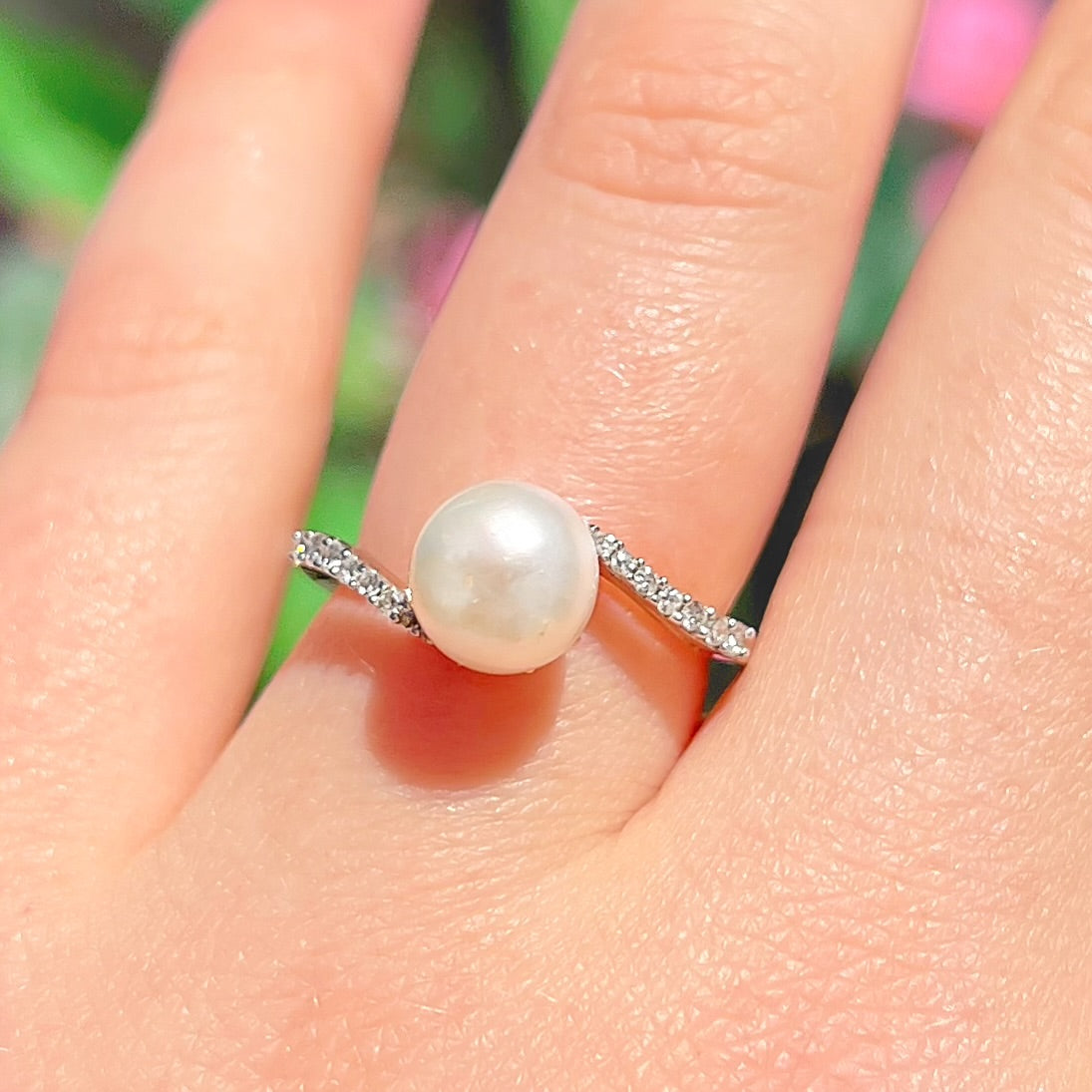 Pearl and Diamond 9ct Yellow Gold Twist Ring | Size L