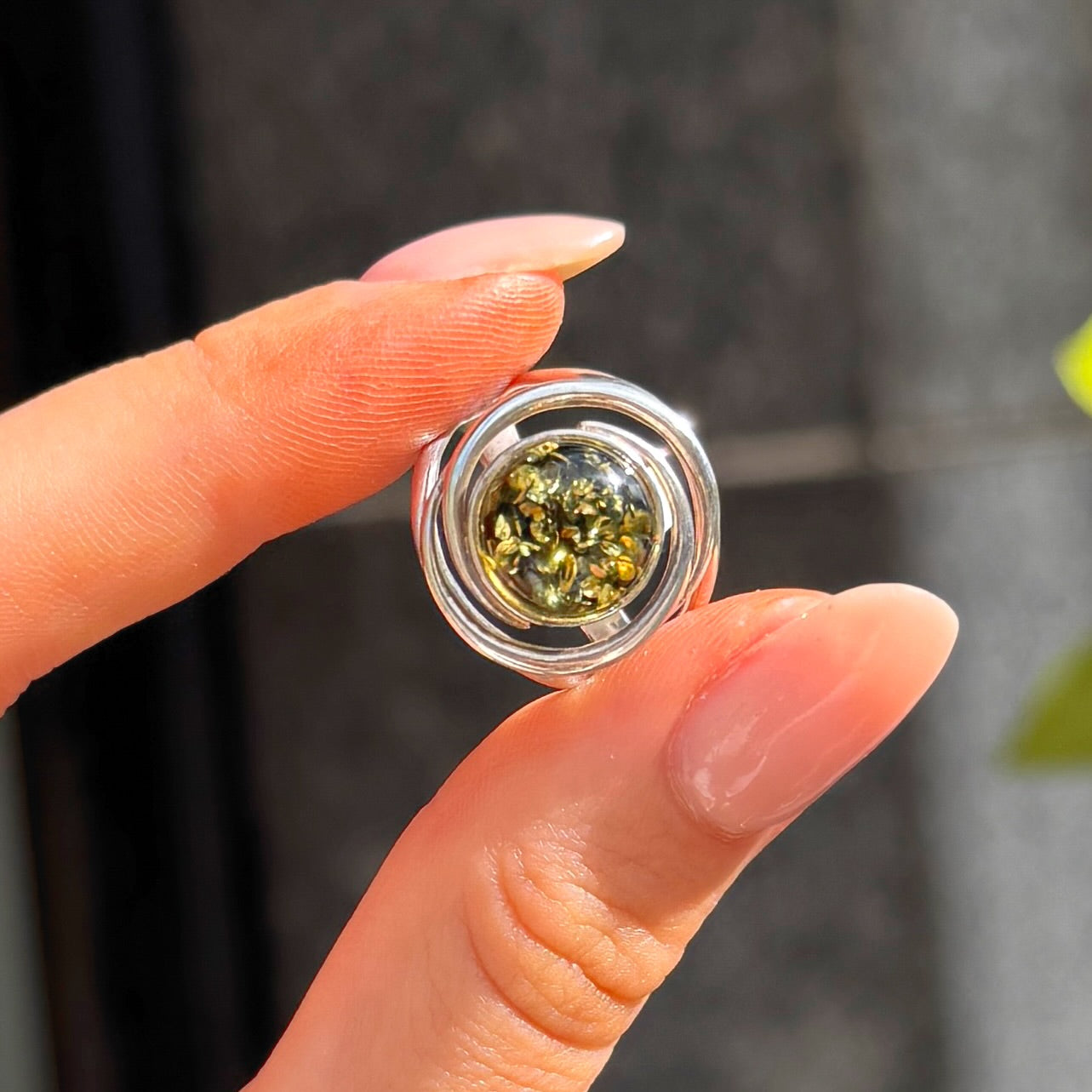 Green Amber Sterling Silver Round Spiral Ring - Size M