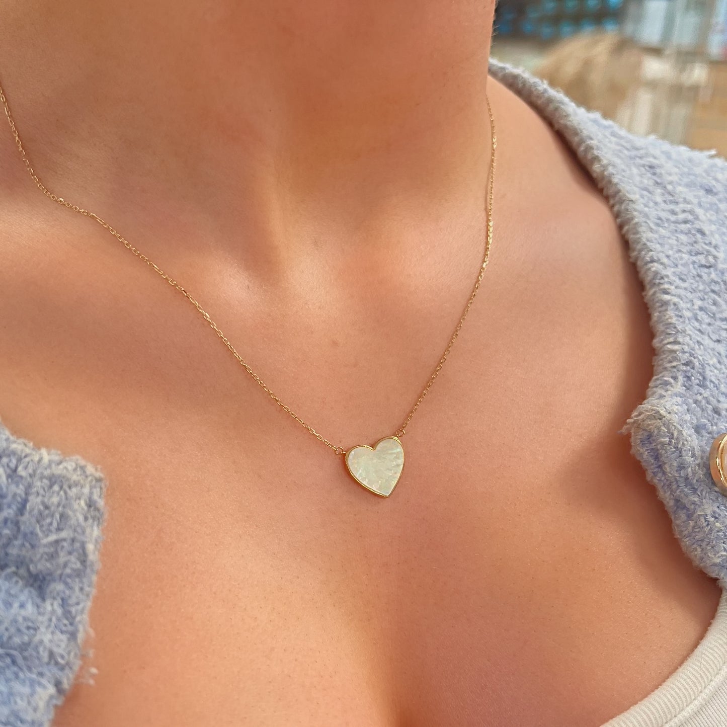 Shimmering 9ct Yellow Mother of Pearl Heart Necklace