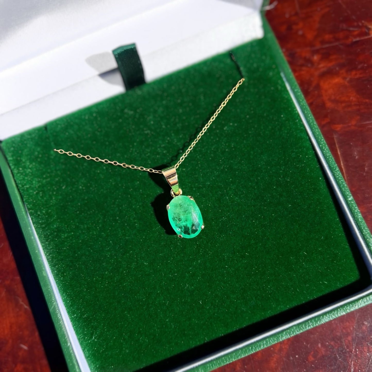 9ct Yellow Gold 3ct Oval-Cut Faceted Emerald Solitaire Necklace