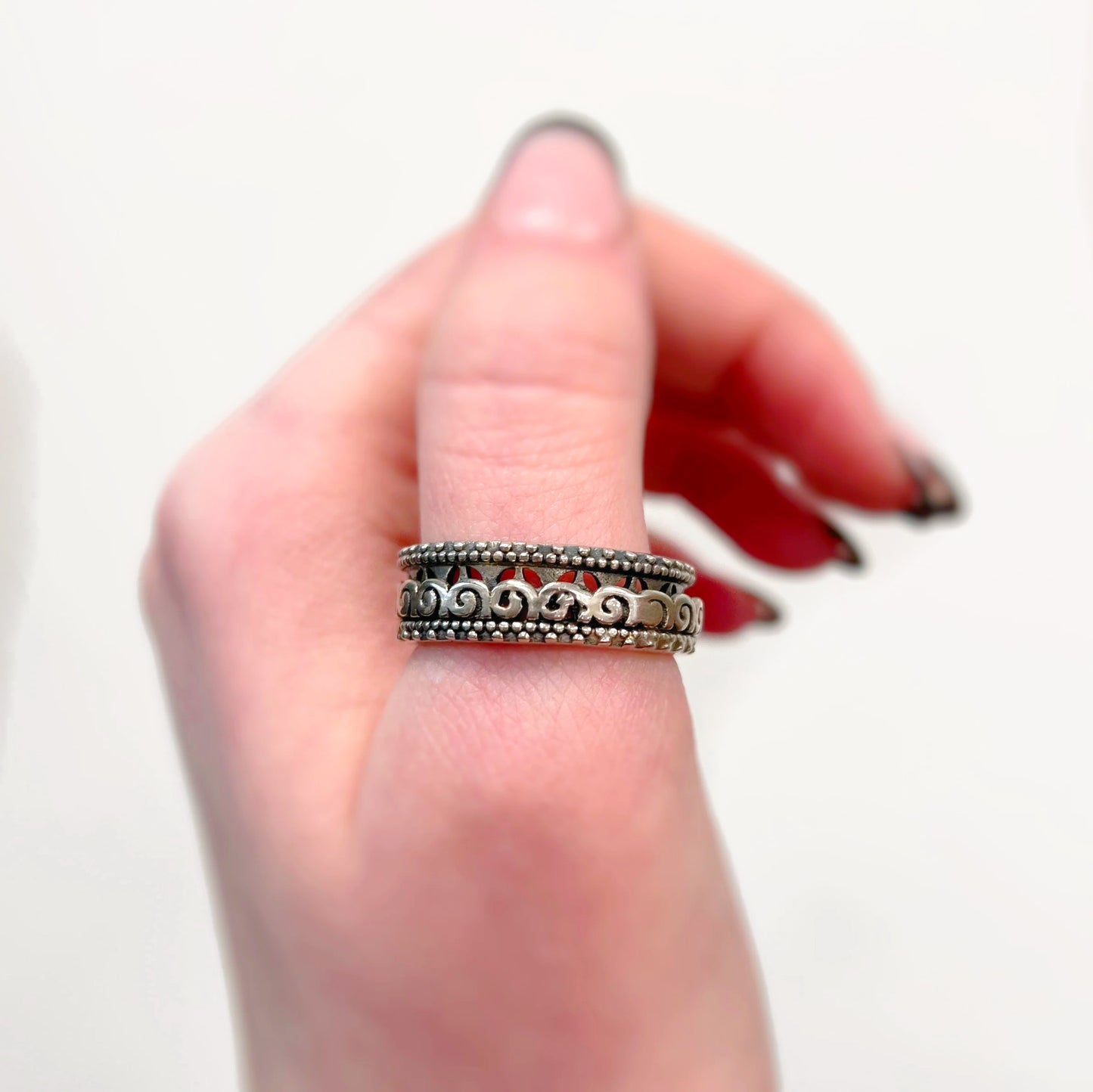 Sterling Silver Filigree Spinner Ring - Size O