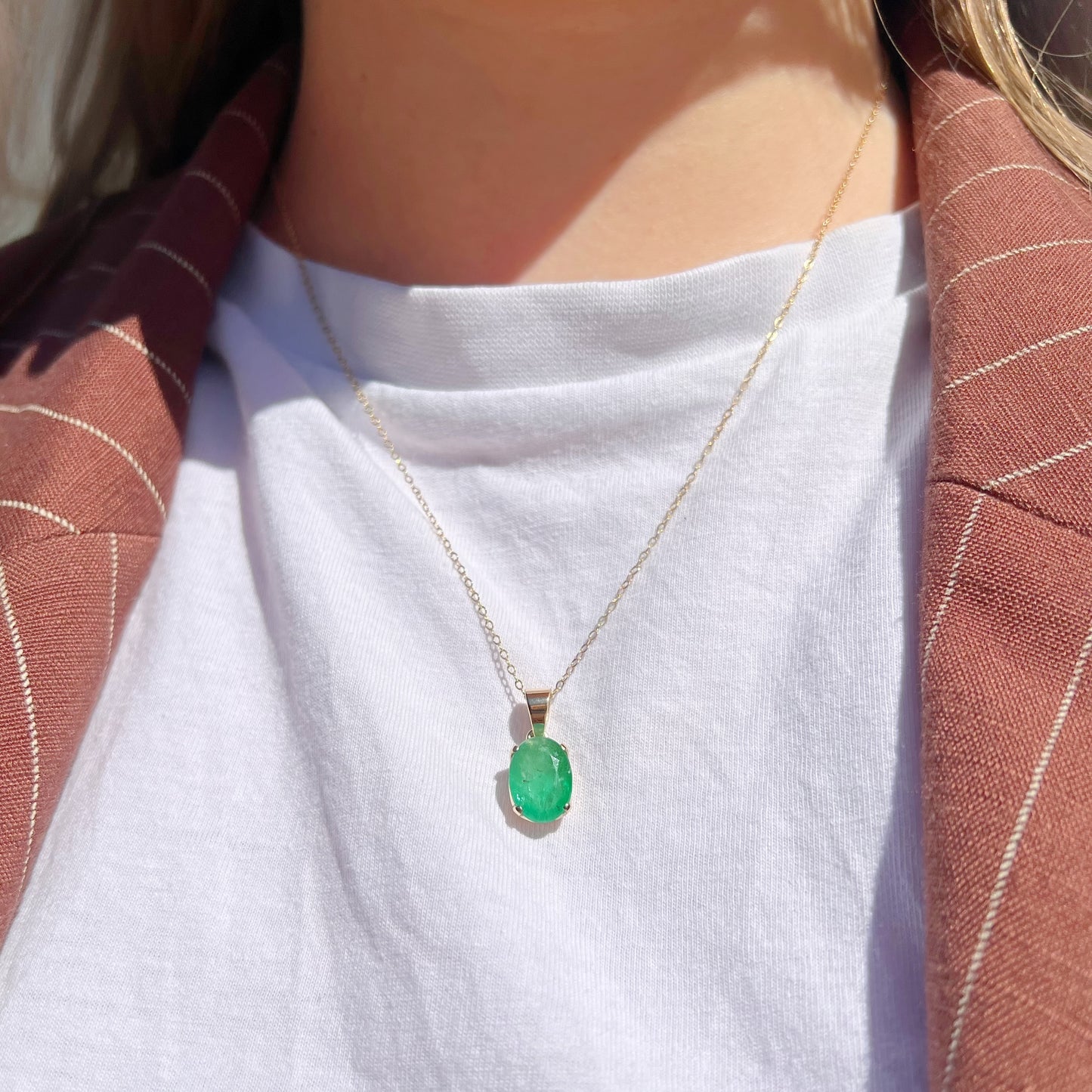 9ct Yellow Gold 3ct Oval-Cut Faceted Emerald Solitaire Necklace