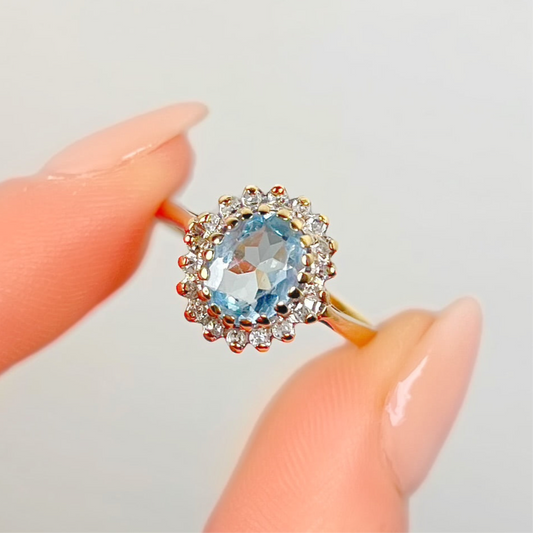 Classic Vintage 9ct Yellow Gold Aquamarine and Diamond Ring - Size O