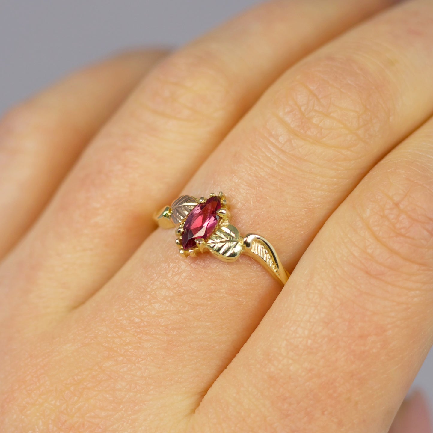 Ornate Vintage 10K Gold Pink Tourmaline Nature Inspired Ring - Size R