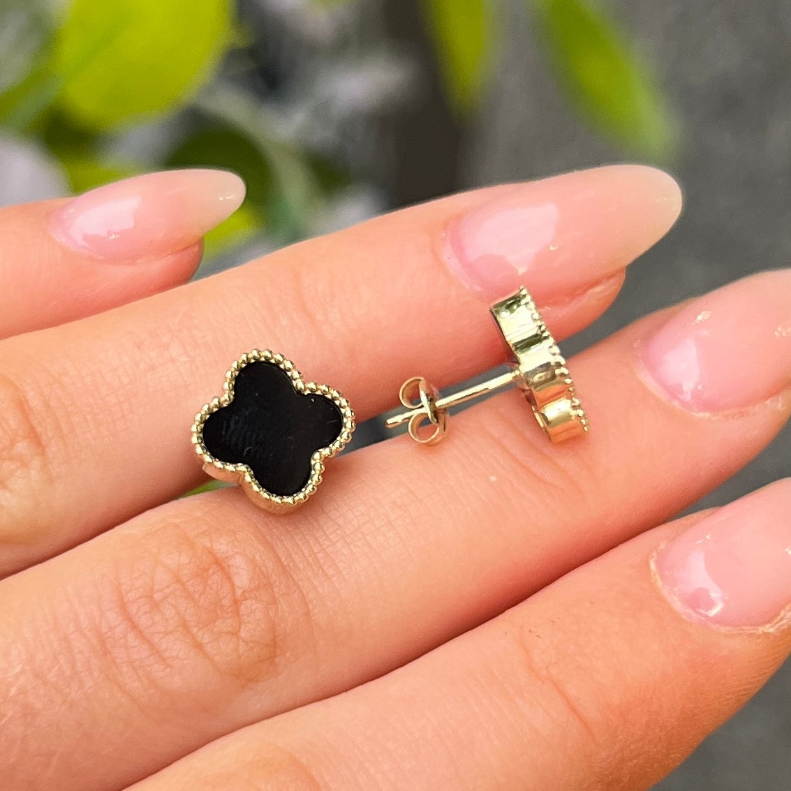 9ct Yellow Gold Black Onyx Clover Stud Earrings