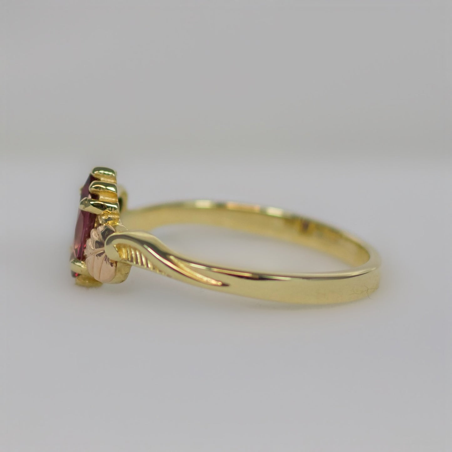 Ornate Vintage 10K Gold Pink Tourmaline Nature Inspired Ring - Size R