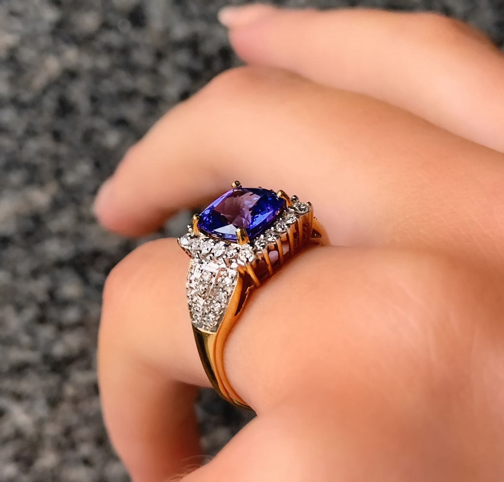 Vintage Indigo Tanzanite and Diamond 18ct Yellow Gold Cluster Chunky Ring | Size N