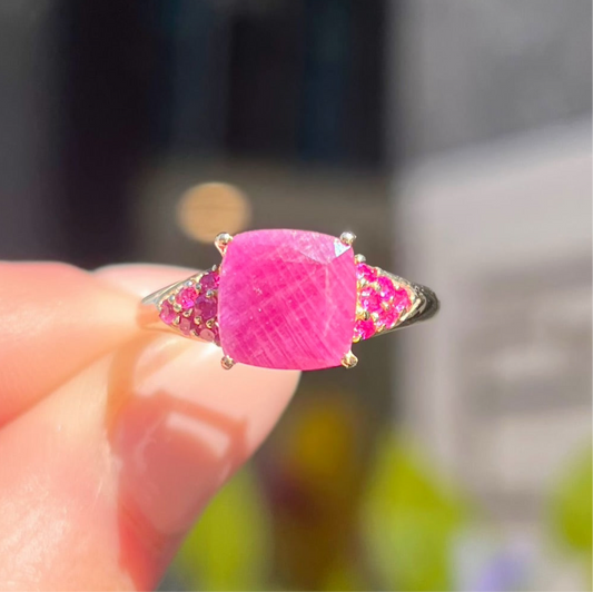 Rare Vintage 9ct Yellow Gold Ruby Ring - Size L