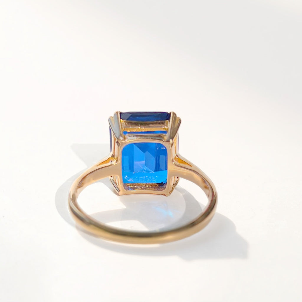 Vintage Emerald-Cut Synthetic Blue Sapphire 9ct Yellow Gold Cocktail Ring | Size M
