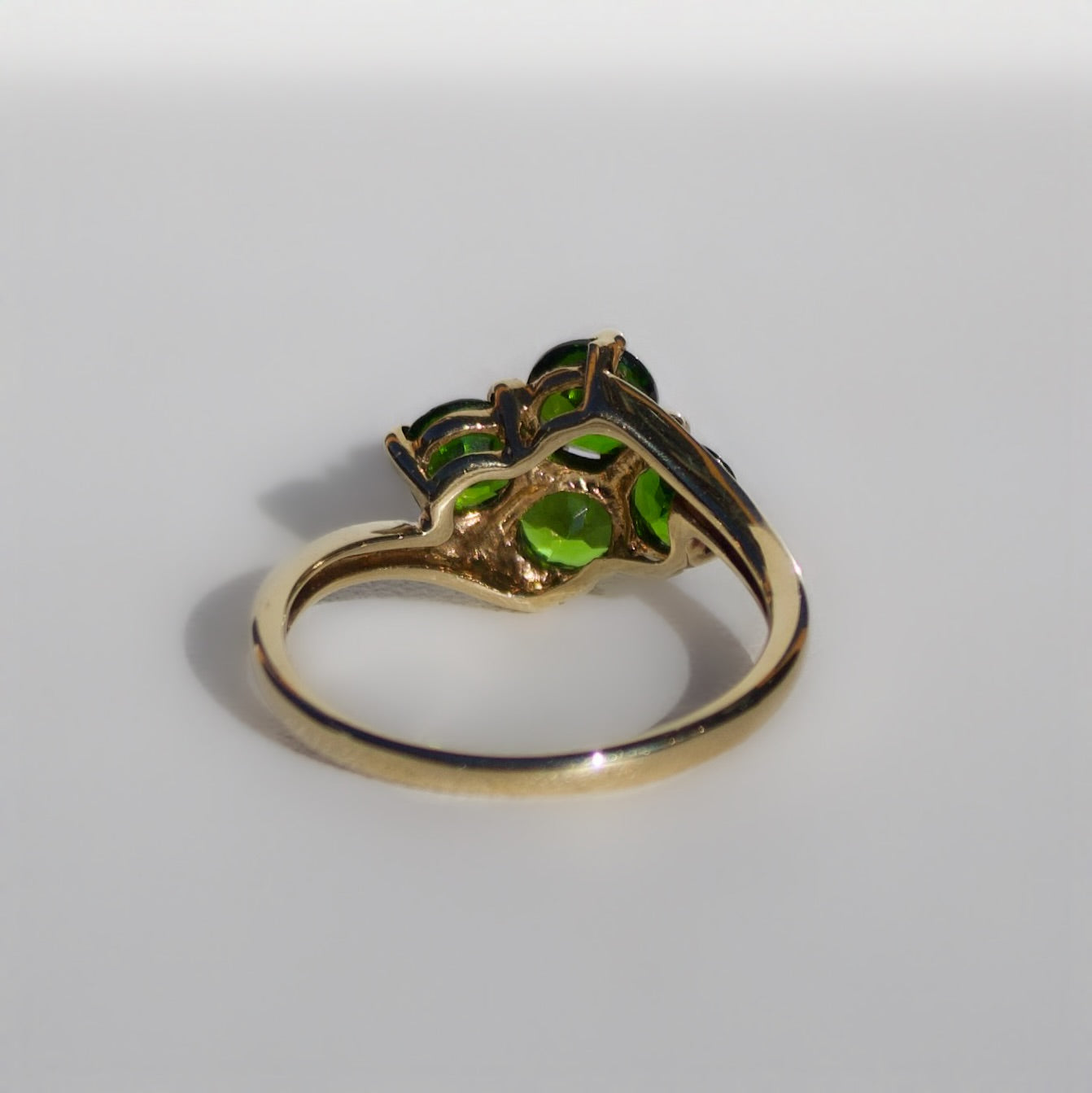 Vintage Floral Inspired 9ct Yellow Gold Russian Diopside Clover Ring - Size N1/2