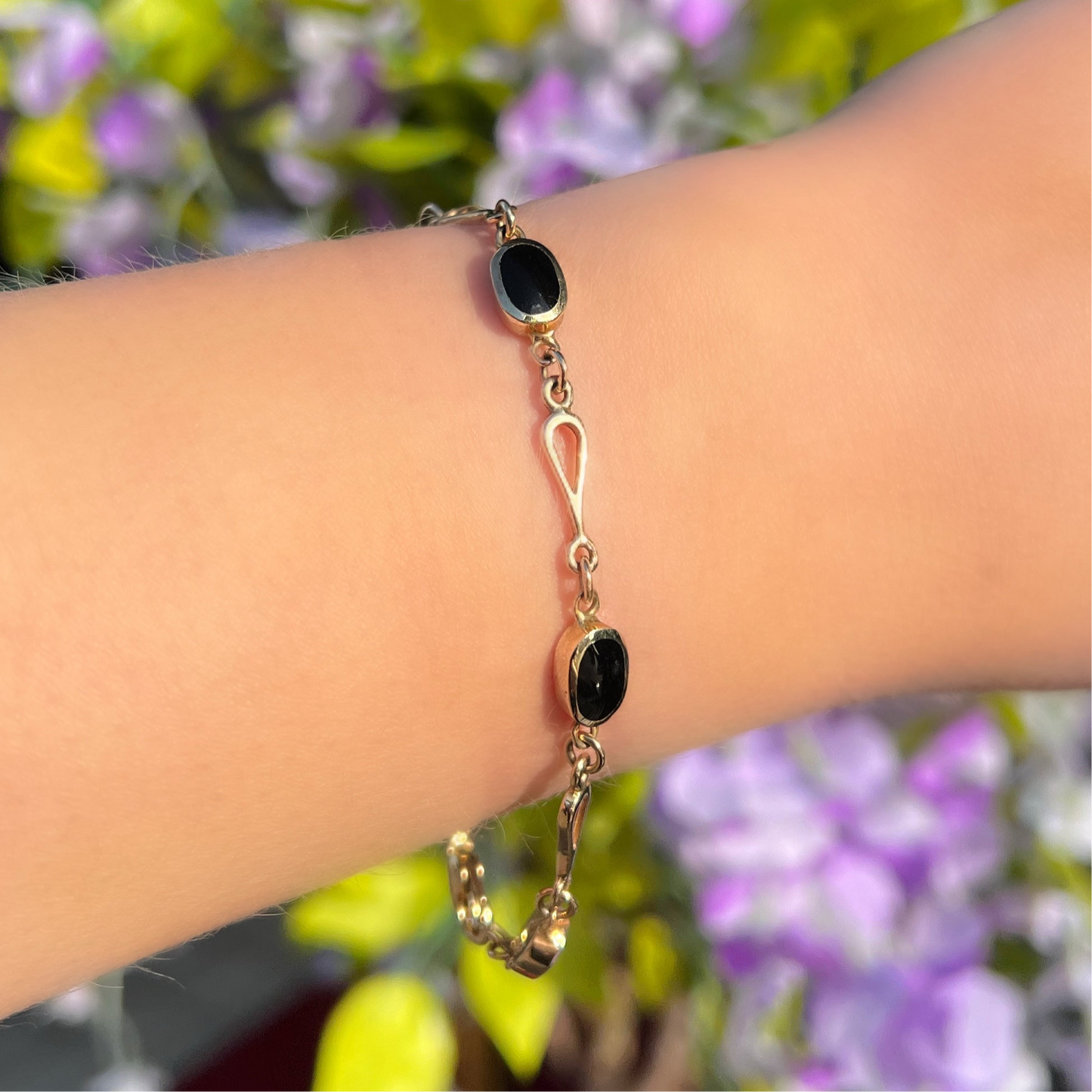 Modern Vintage 9ct Yellow Gold Black Onyx Bracelet