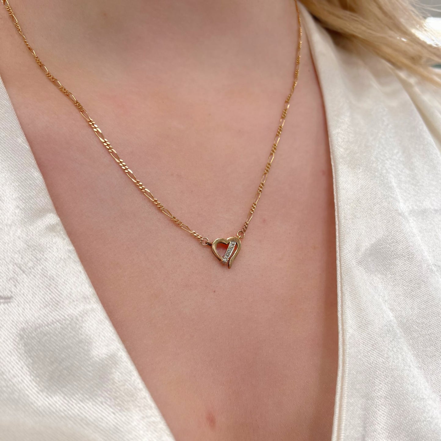 Vintage 9ct Yellow Gold Diamond Heart Shaped Figaro Chain Everyday Necklace