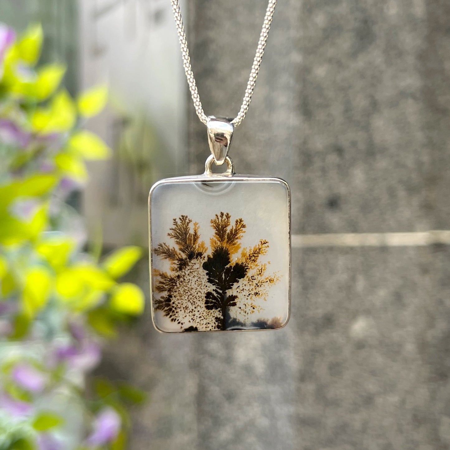 Sterling Silver Intricate Yellow, White & Black Dendrite Picture Agate Necklace