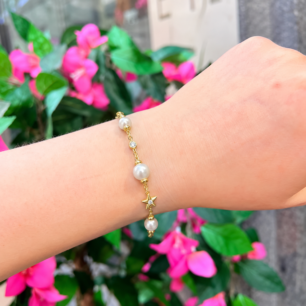 14ct Gold Plated Cubic Zirconia Shell Pearl and Star Station Bracelet | Ania Haie