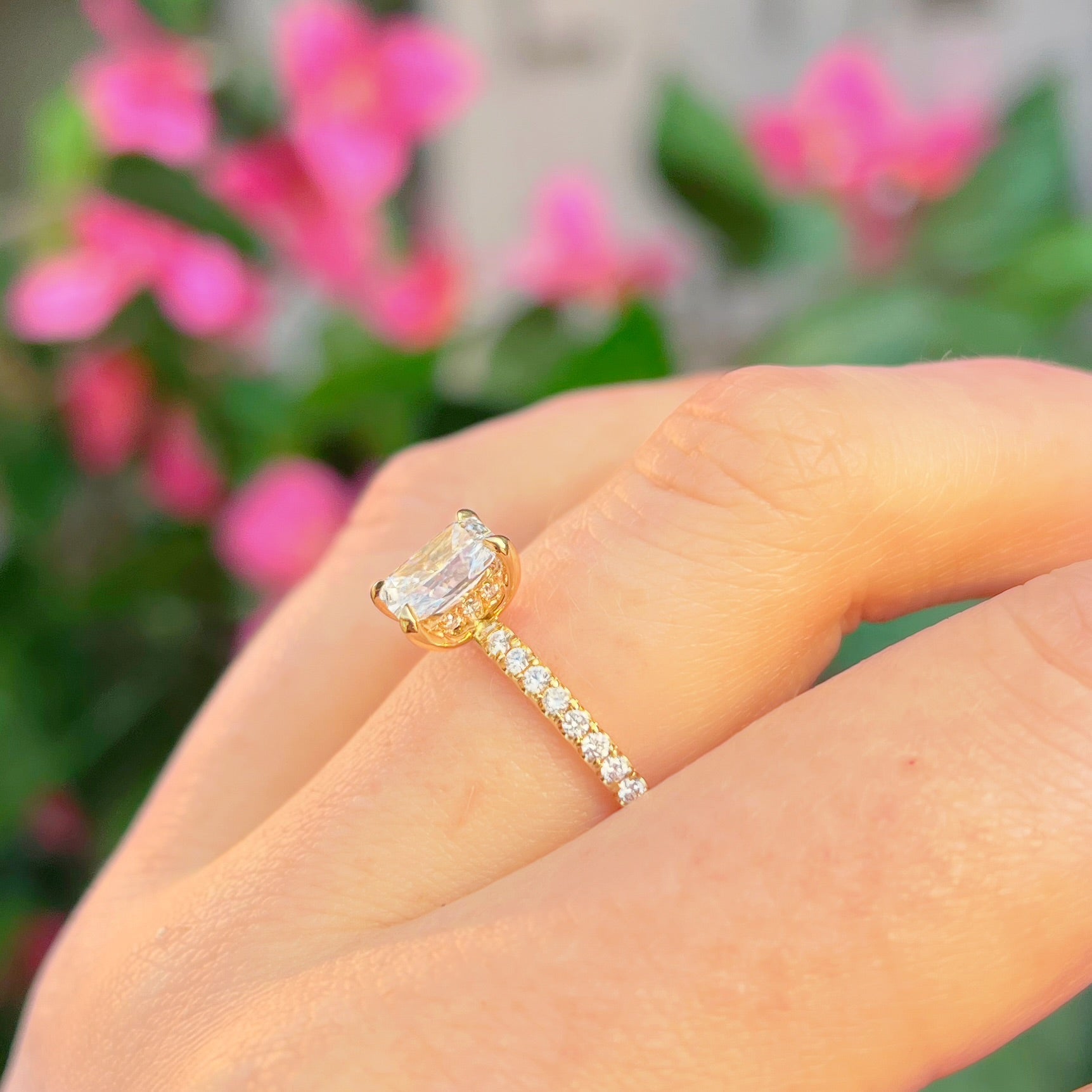 Radiant-Cut Lab-Grown Diamond 18ct Yellow Gold Engagement Ring | Size N