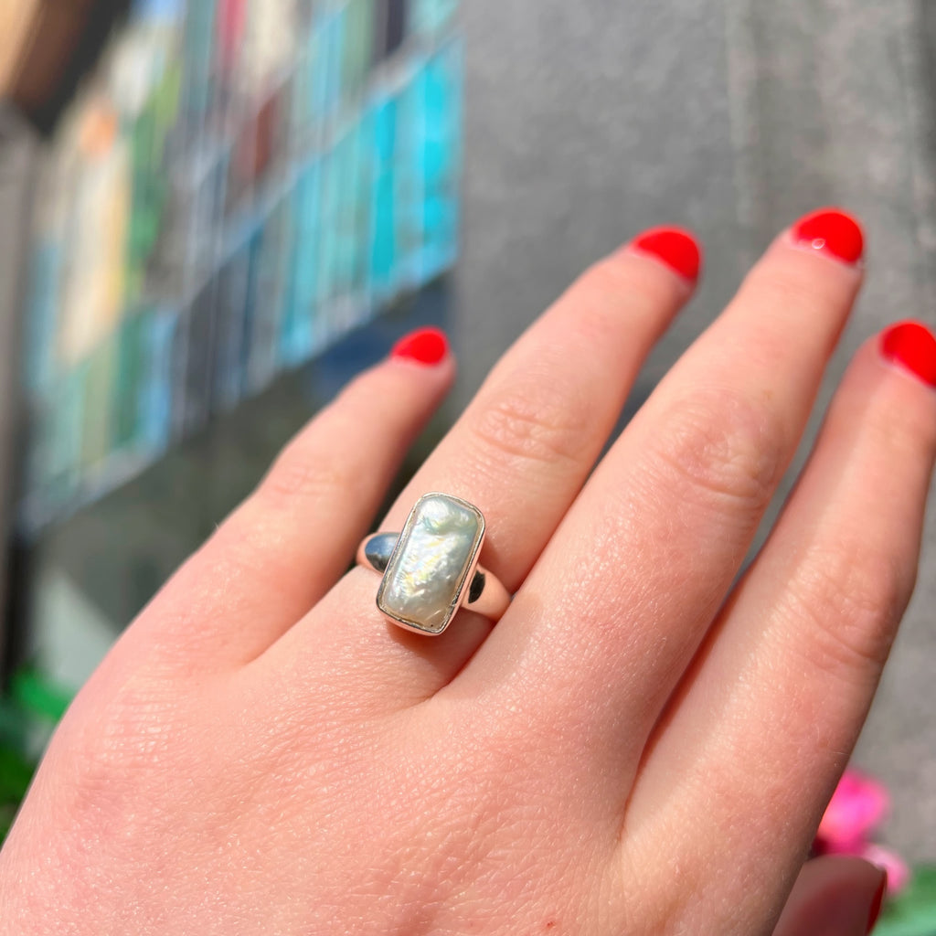 Irregular-Shaped Pearl Sterling Silver Ring | Size L