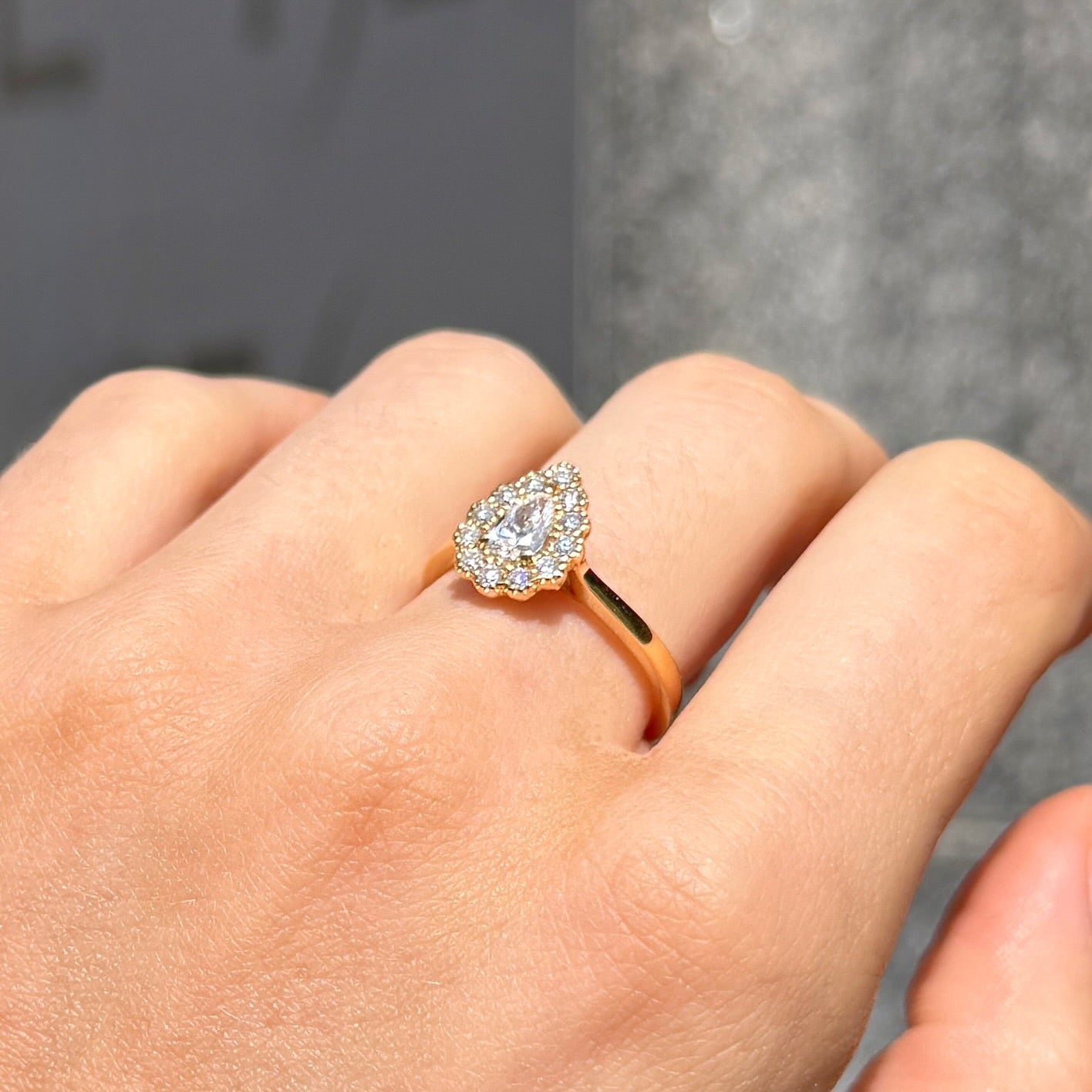 18ct Yellow Gold Pear Shaped Diamond Ring - Size M