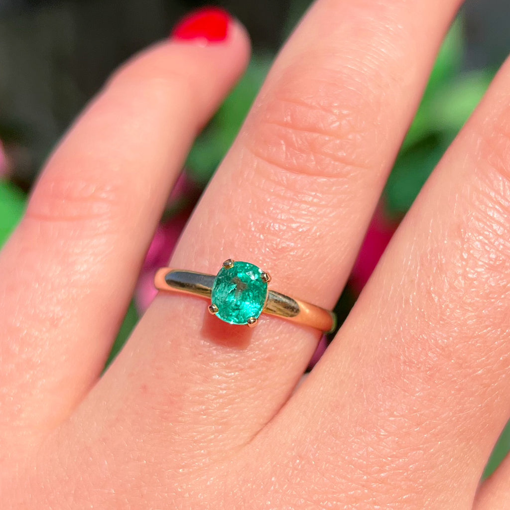 Emerald 9ct Yellow Gold Solitaire Ring | Size O