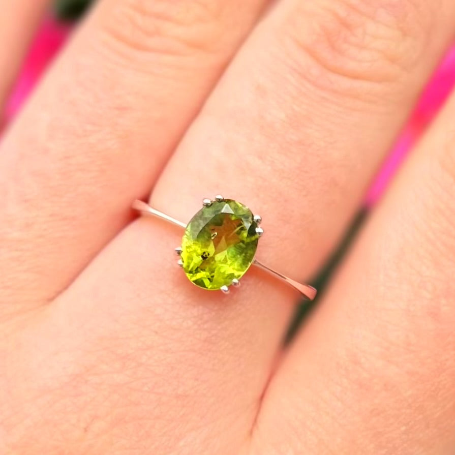 Claw Set Oval Peridot Sterling Silver Solitaire Ring | Size O