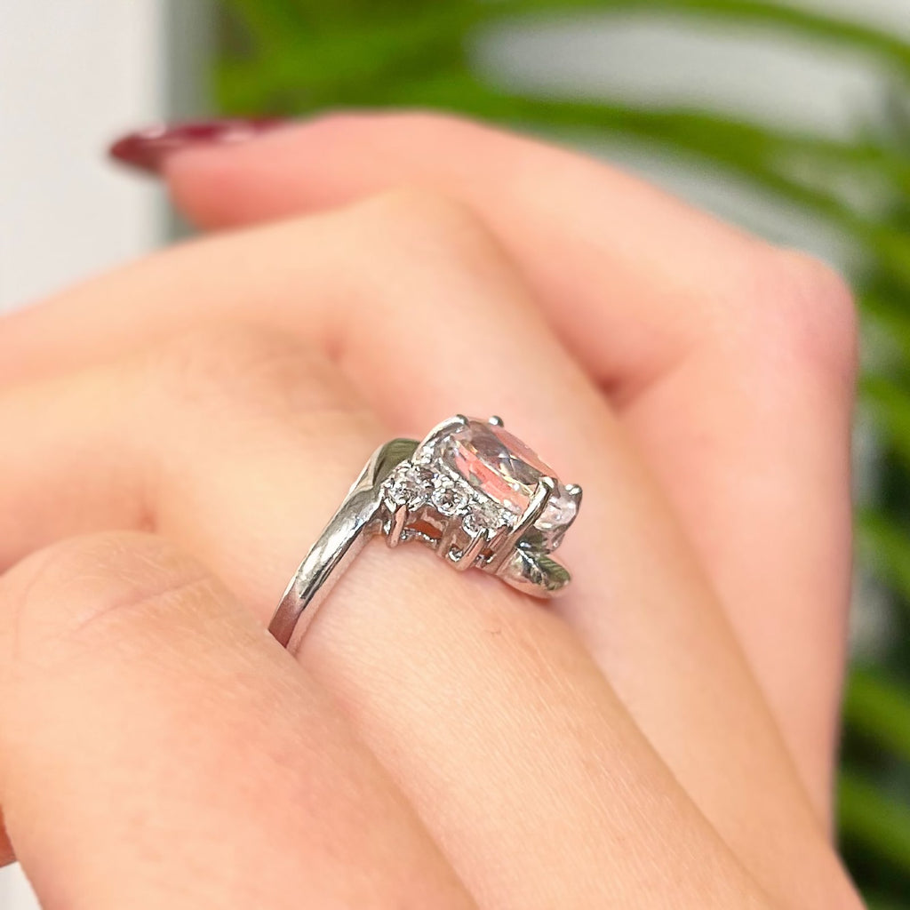 Vintage White Spinel and White Topaz 9ct White Gold Twist Dress Ring | Size K