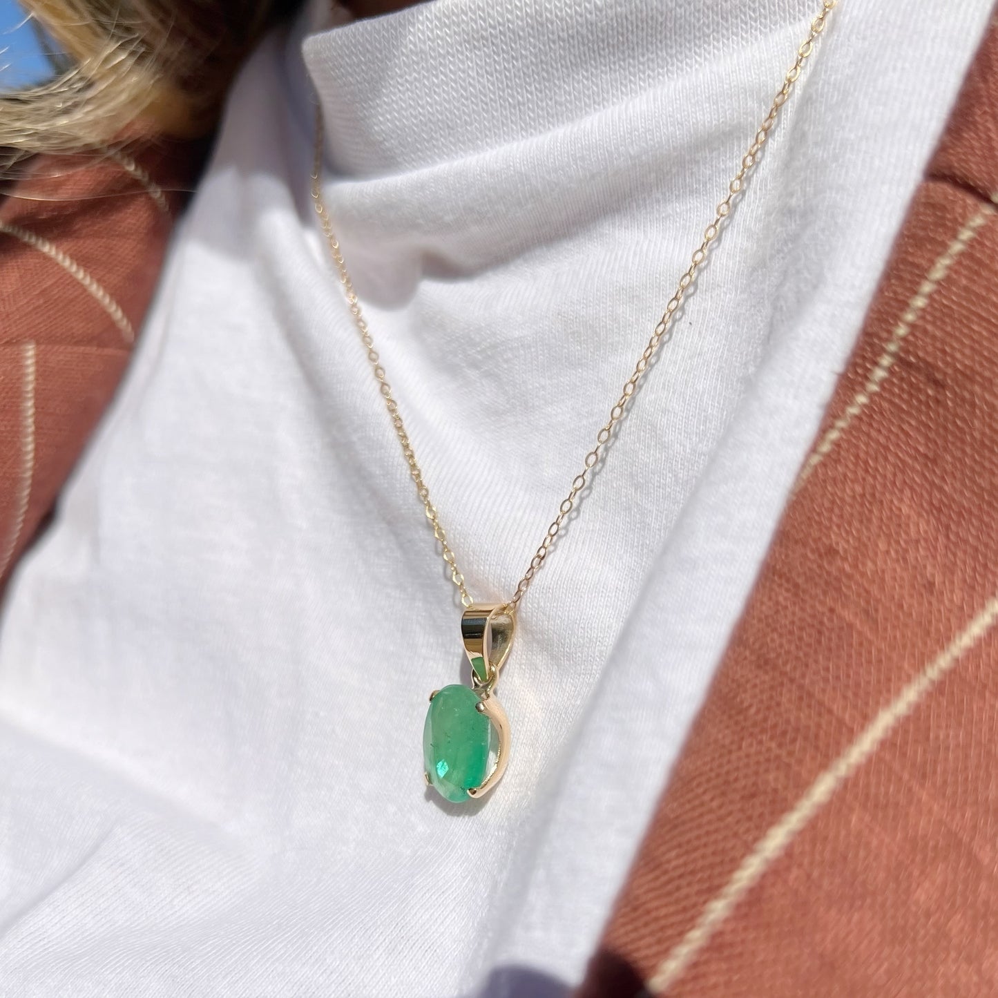 9ct Yellow Gold 3ct Oval-Cut Faceted Emerald Solitaire Necklace