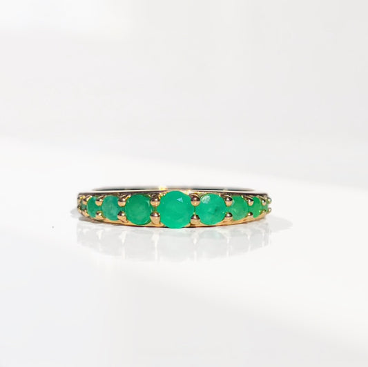 Unusual 9ct Yellow Gold Emerald Graduated Nine-Stone Eternity Ring - Size N