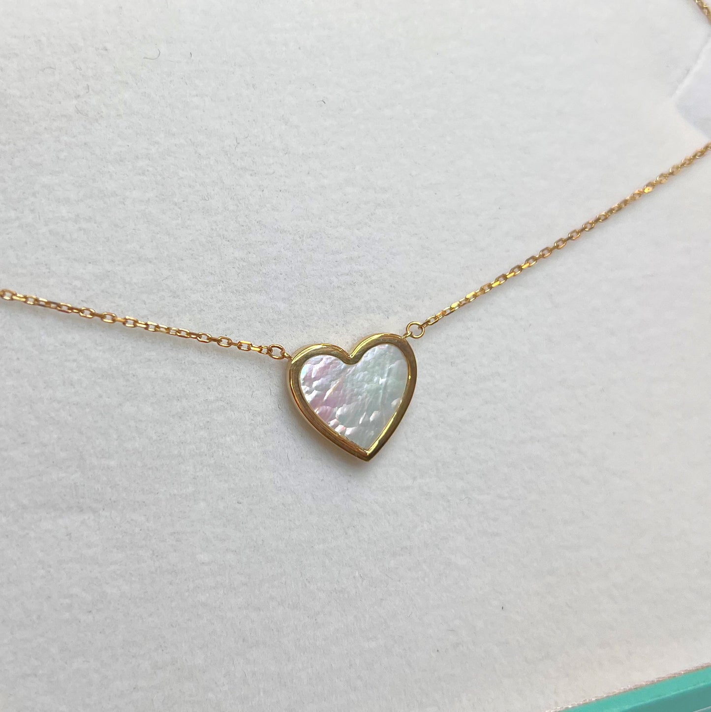 Shimmering 9ct Yellow Mother of Pearl Heart Necklace