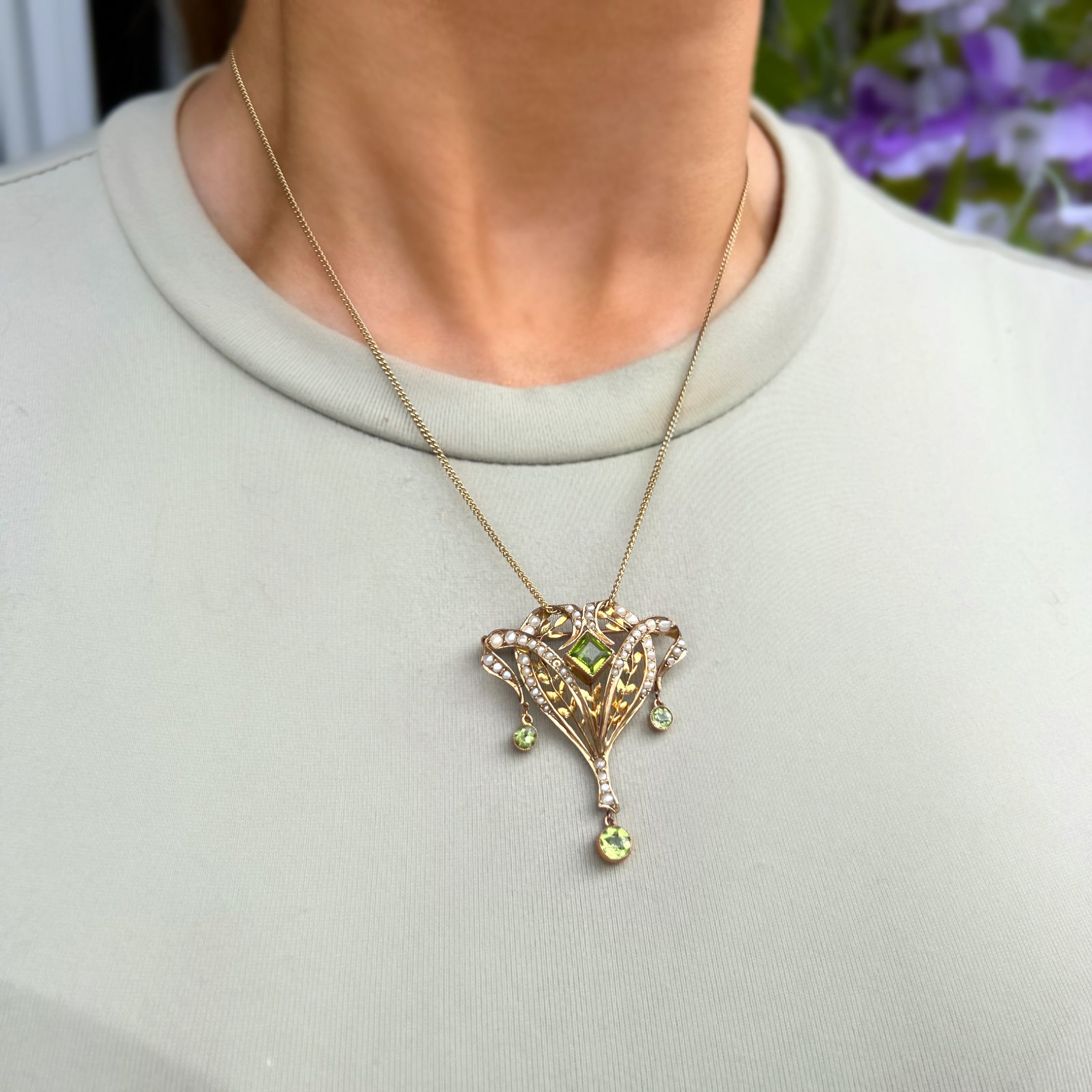 Antique Edwardian Seed Pearl and Peridot 9ct Yellow Gold Brooch/Pendant Lavalier