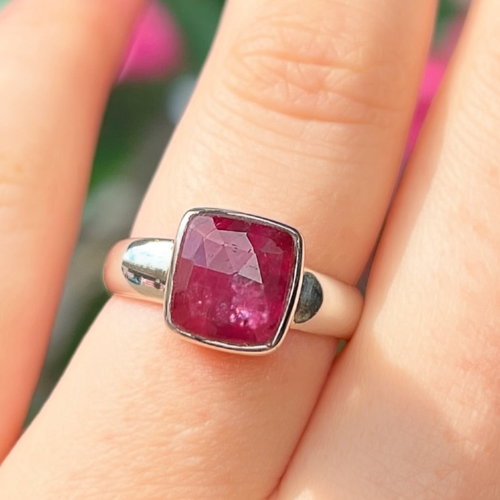Chunky Sterling Silver Checkerboard Faceted Ruby Ring - Size M ½