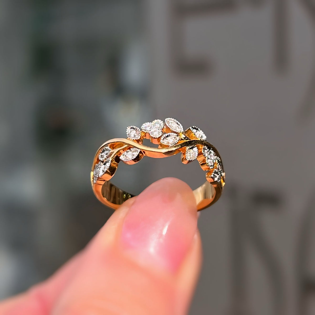 'The Flora' Floral Diamond 18ct Yellow Gold Band Ring | Size M ½