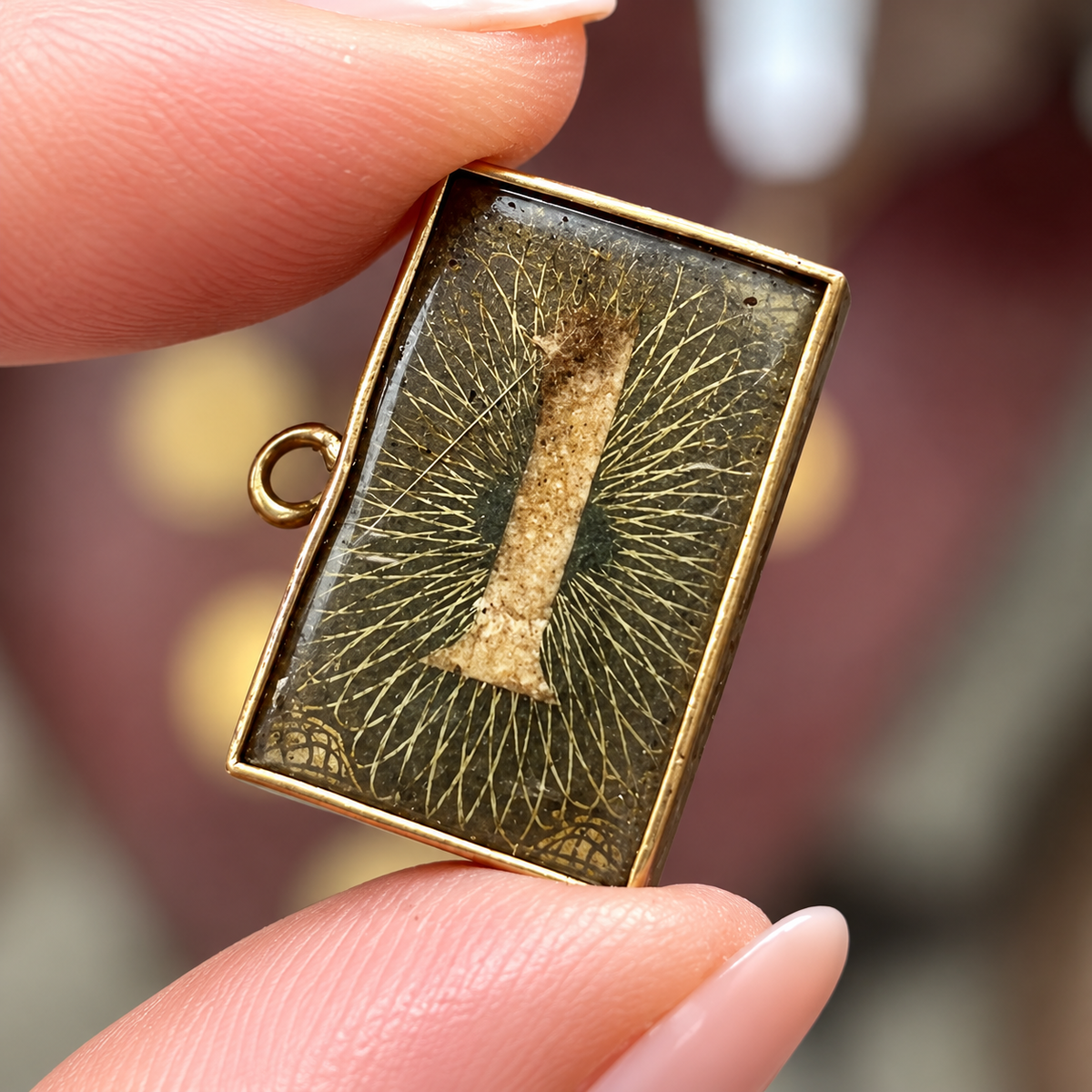 Antique 9ct Yellow Gold One Pound Charm