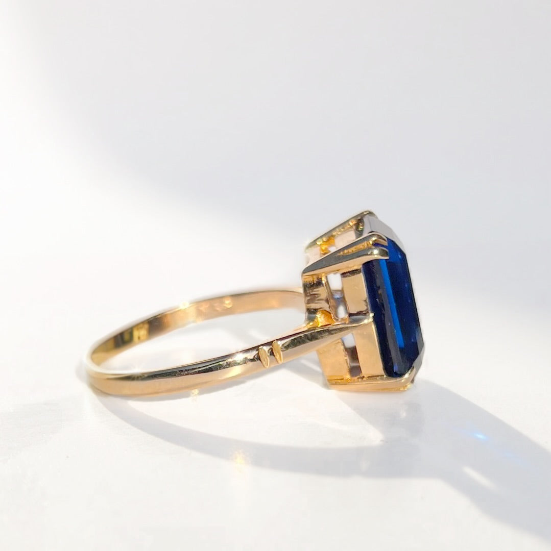 Vintage Emerald-Cut Synthetic Blue Sapphire 9ct Yellow Gold Cocktail Ring | Size M