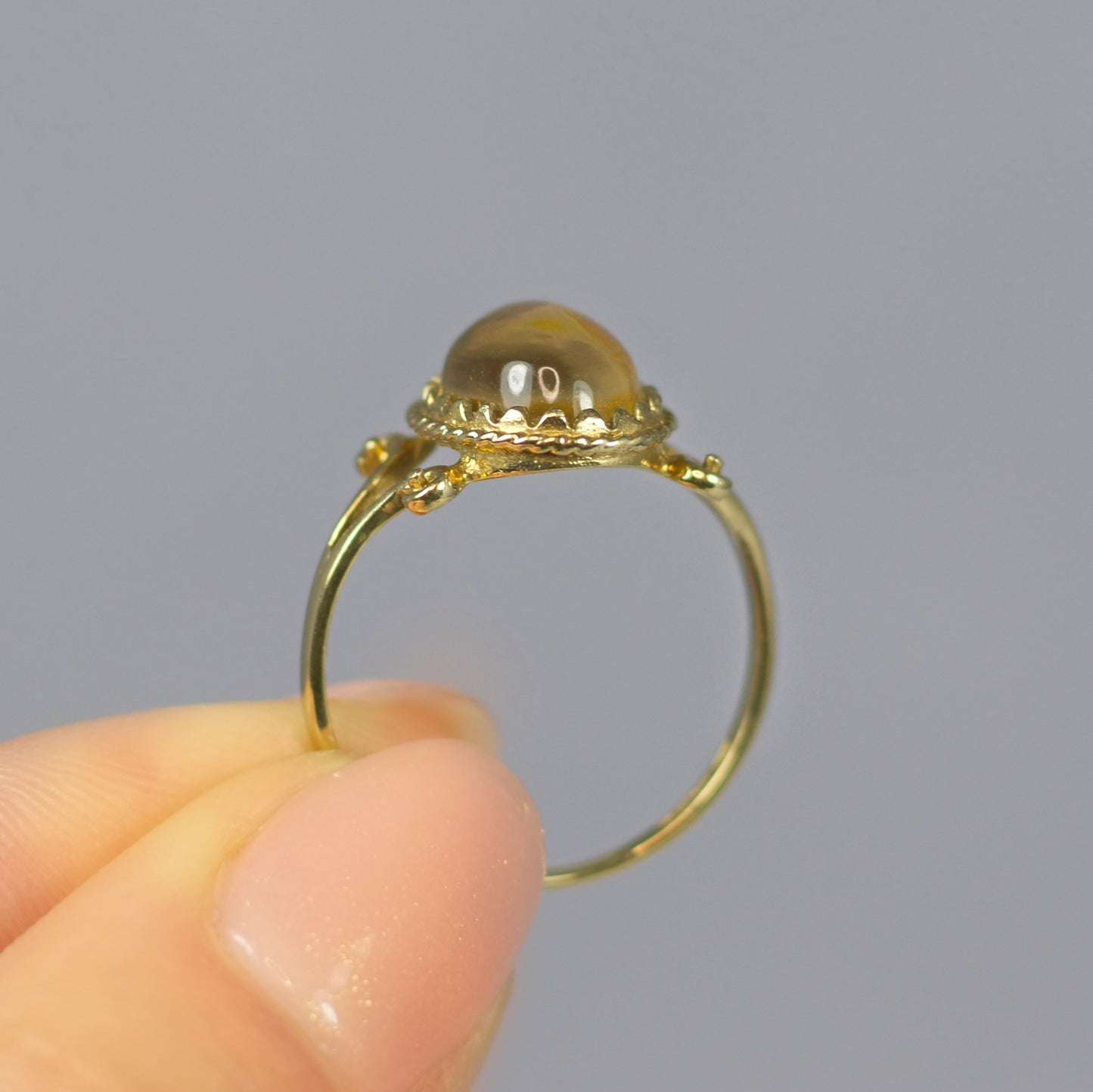 Unusual Vintage 9ct Yellow Gold Glass Topped Colour Changing 'Mood Ring' - Size O ½