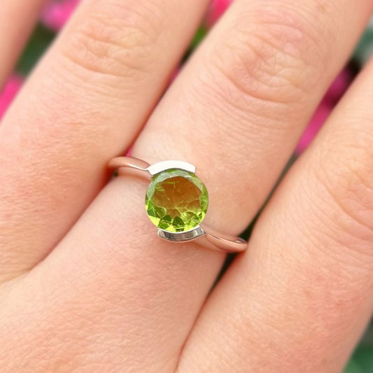 Chunky Sterling Silver Round Peridot Twist Solitaire Ring
