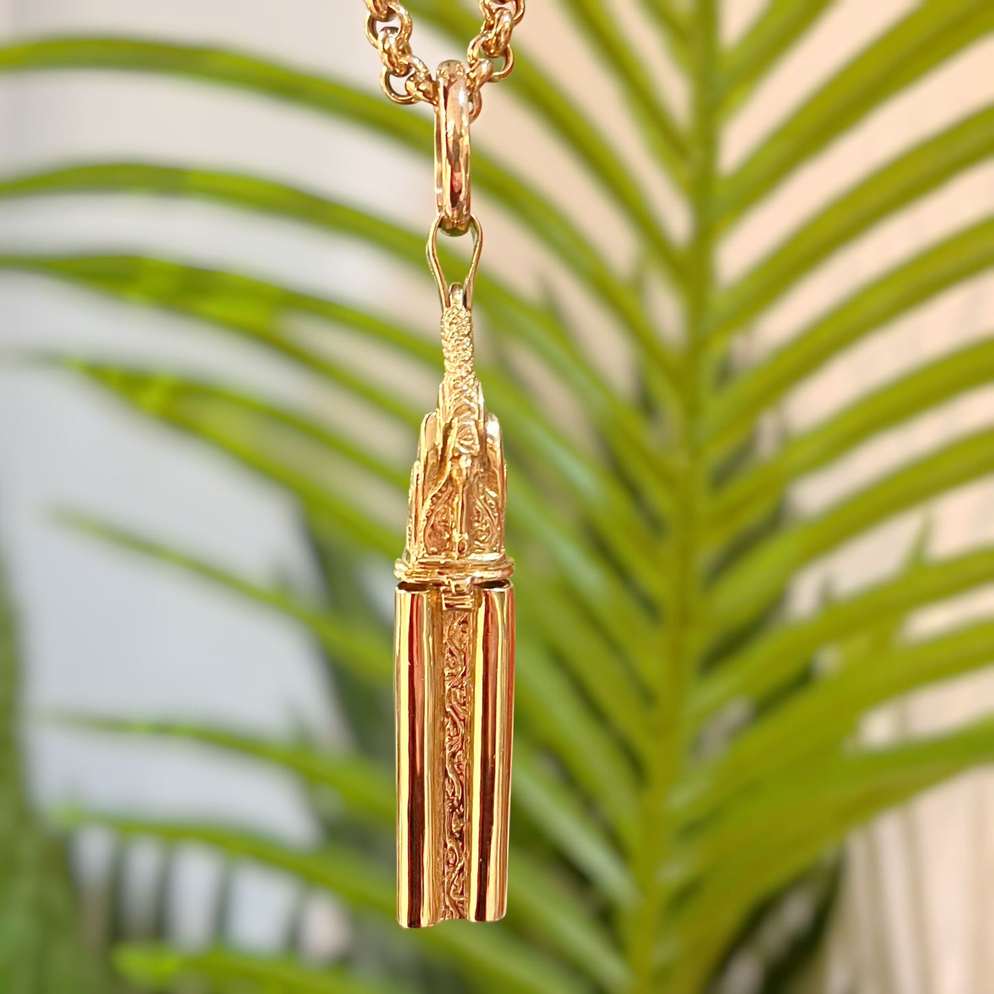 RARE Vintage Solid 9ct Yellow Gold Sawn-off Shotgun Pendant