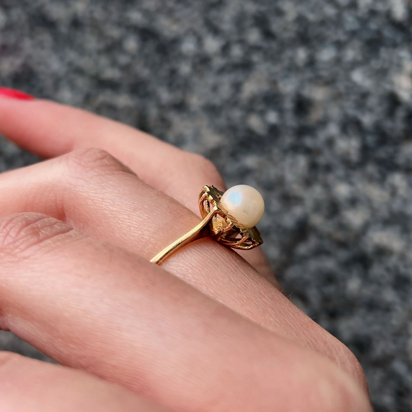 Retro 9ct Yellow Gold Pearl Ring - Size M