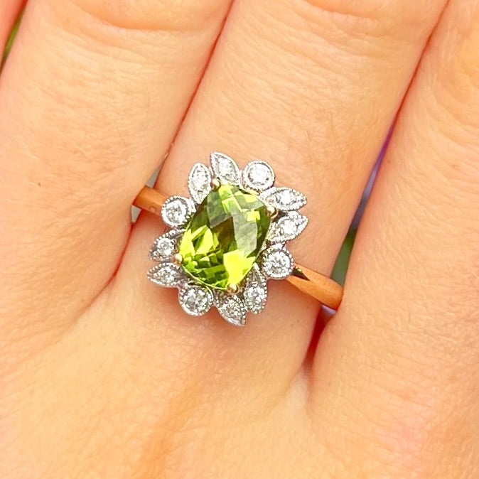 Nature Inspired Peridot and Diamond 9ct Yellow Gold Ring | Size N