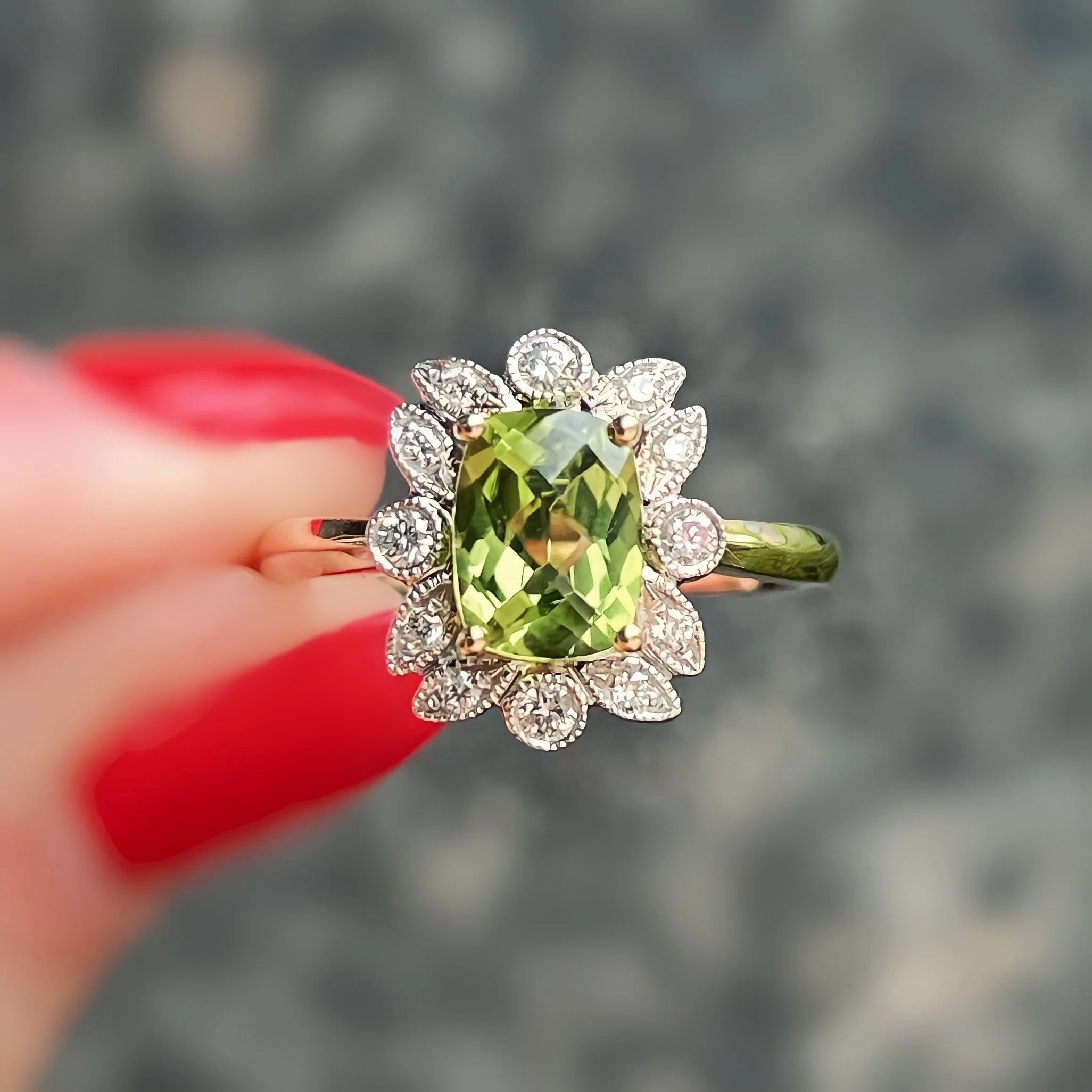 Nature Inspired Peridot and Diamond 9ct Yellow Gold Ring | Size N