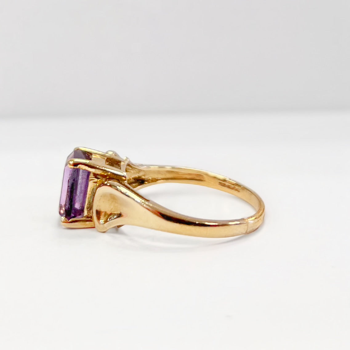Vintage Scrollwork Emerald-Cut Amethyst 9ct Yellow Gold Dress Ring | Size N