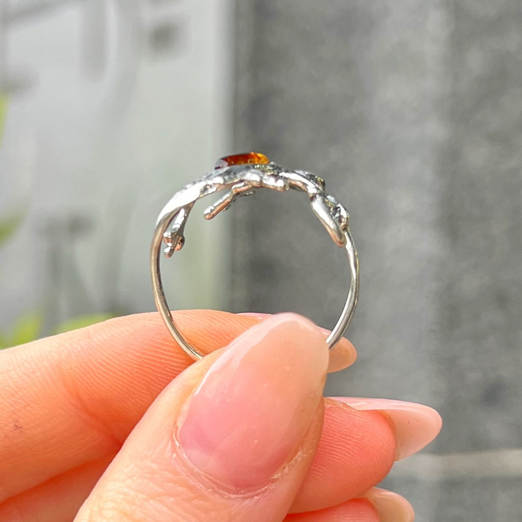Orange Amber Lizard Design Sterling Silver Ring - Size Q ½