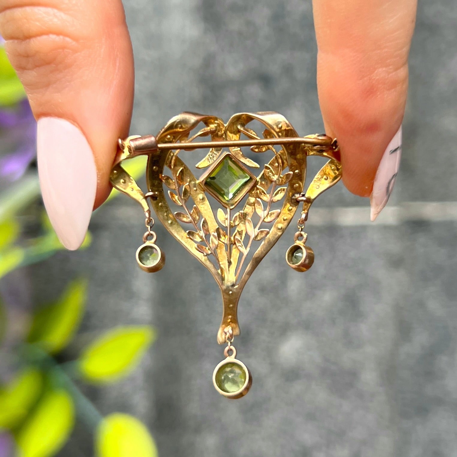 Antique Edwardian Seed Pearl and Peridot 9ct Yellow Gold Brooch/Pendant Lavalier